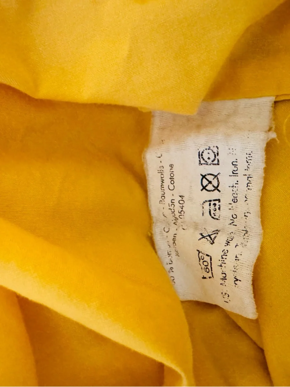 4 x 36$ PROMOTION Yellow Fitted Cotton Sheet- FLAW